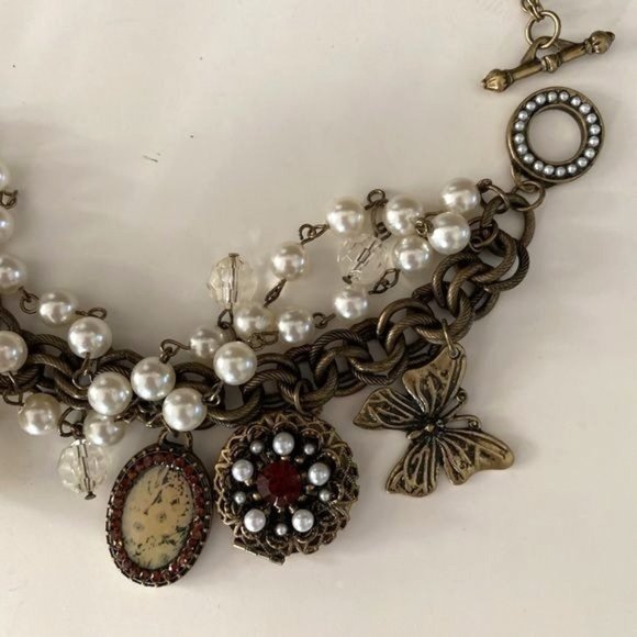 Vintage Style Necklace with Charms and Locket Faux Pearls Butterfly - Picture 7 of 9